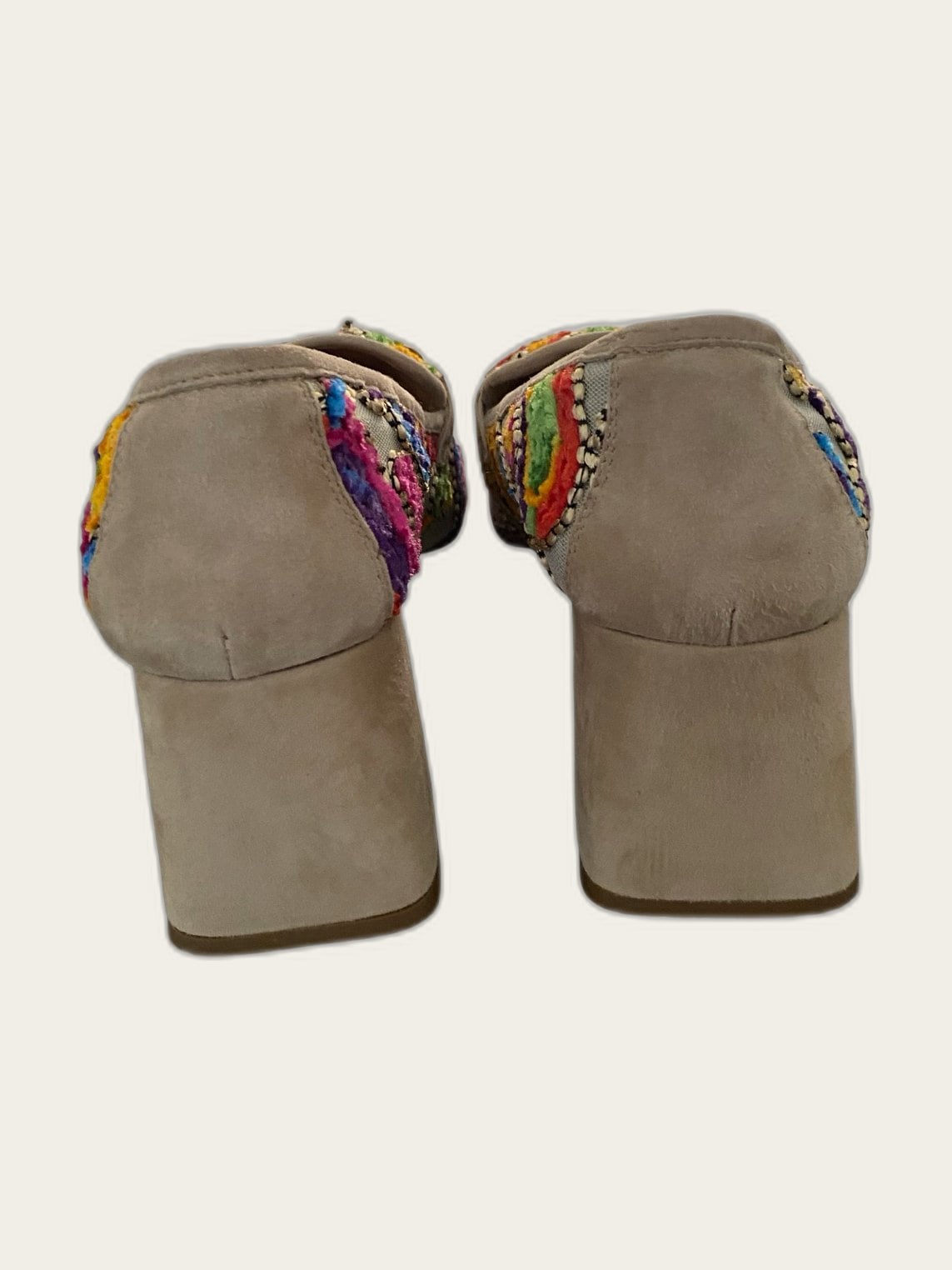 Geborduurde suède loafers met hak. Mast 38,5 !!