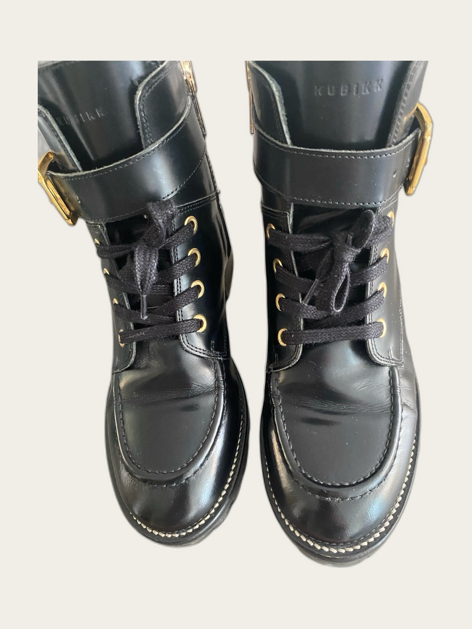 Licht glanzende boots