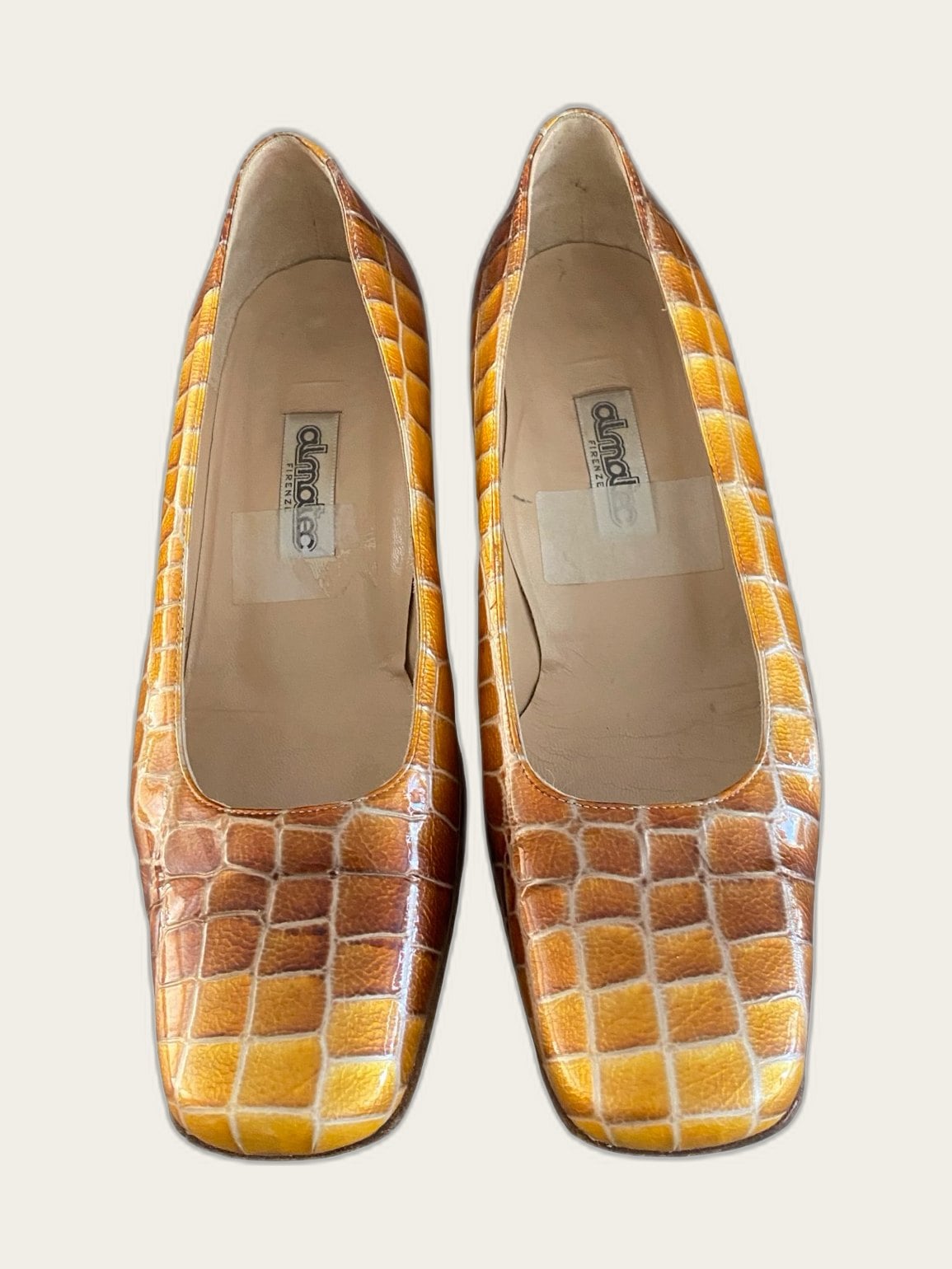 Vintage handmade hoogglans leren pumps krokodillenprint