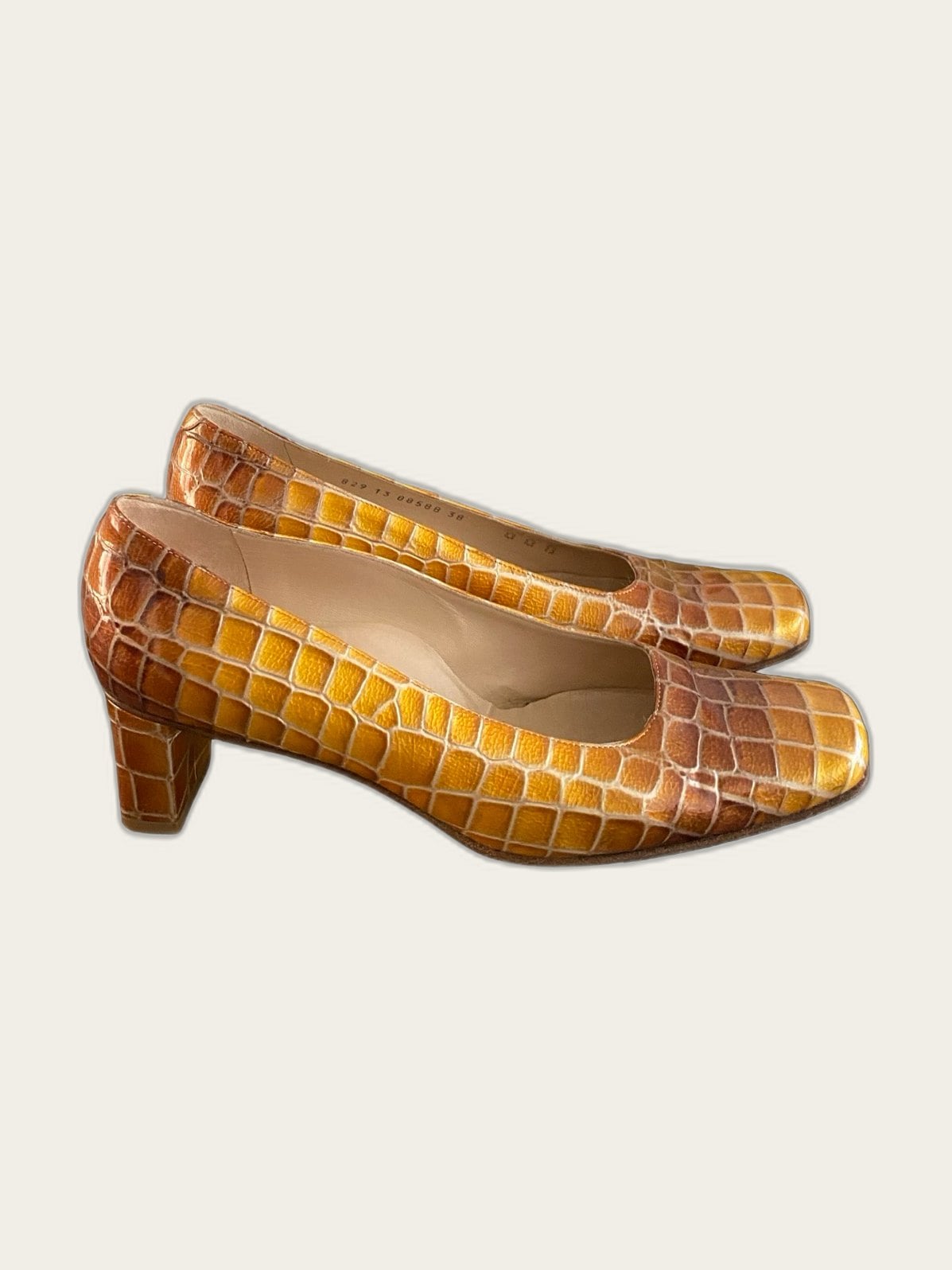 Vintage handmade hoogglans leren pumps krokodillenprint