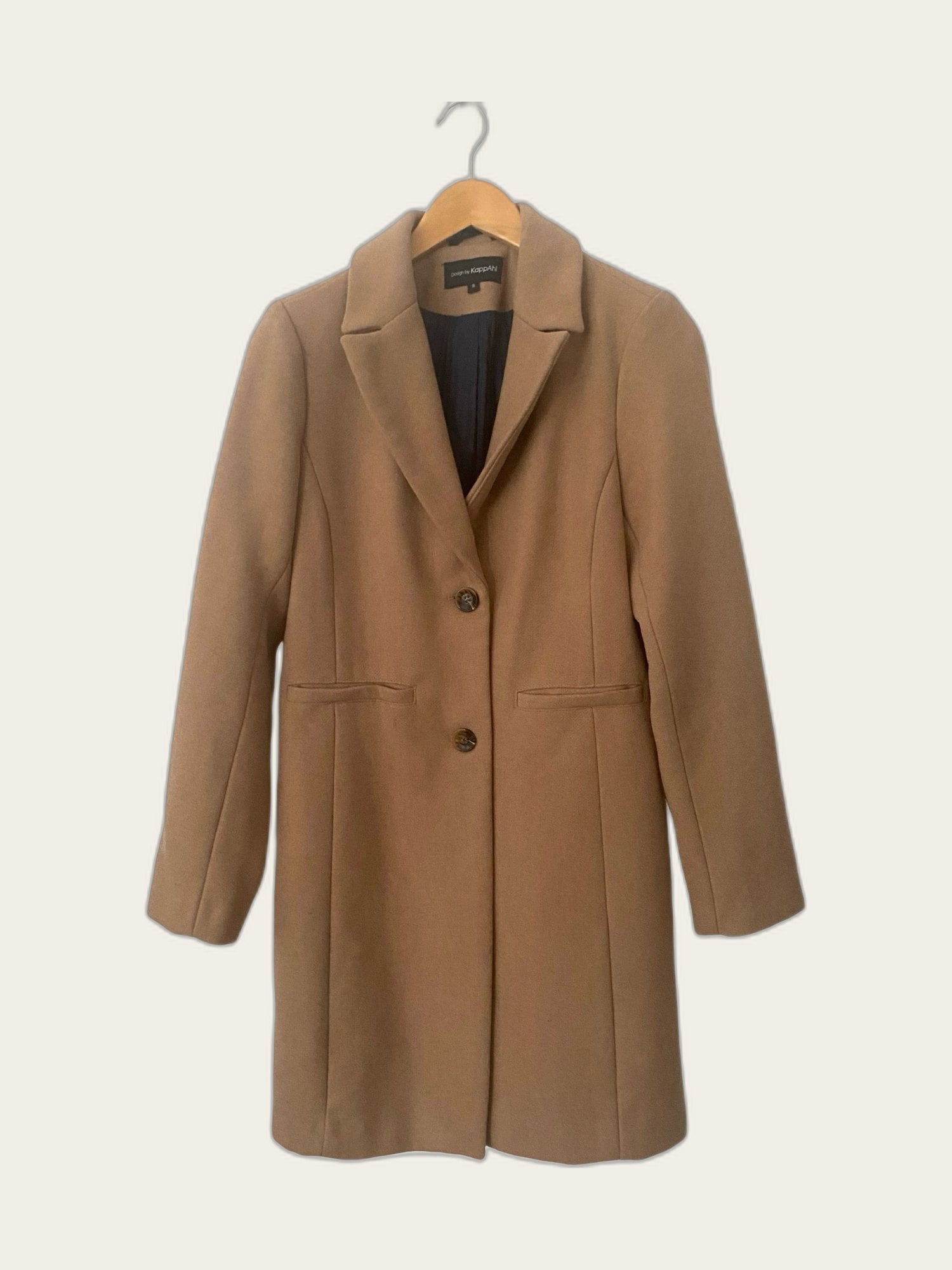 Scandi minimalistic wollen coat