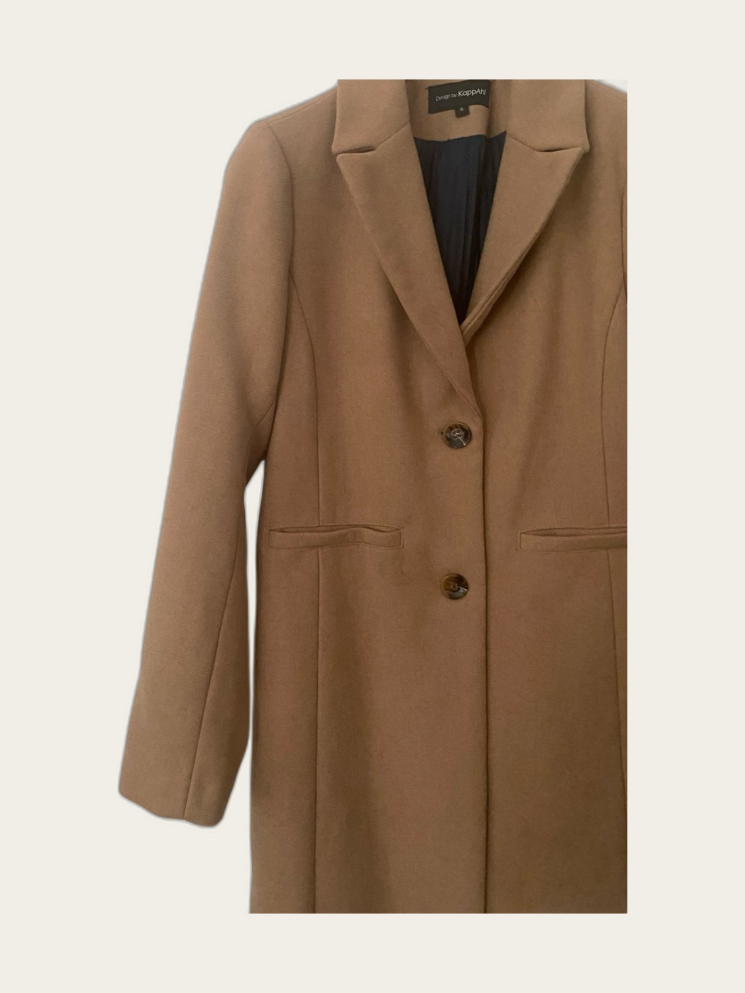 Scandi minimalistic wollen coat
