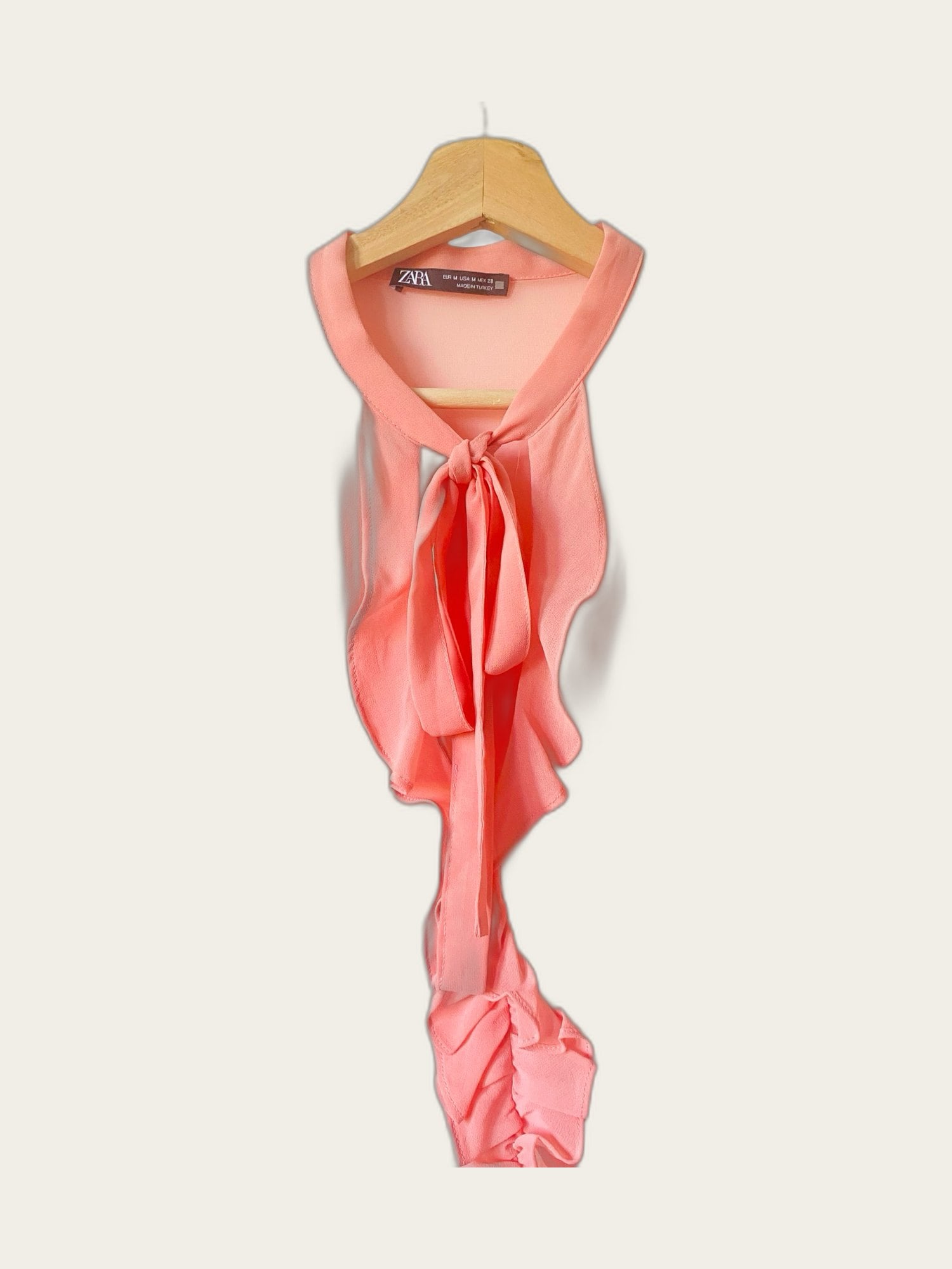 blouse 3/4 mouw en strikkraag en ruches