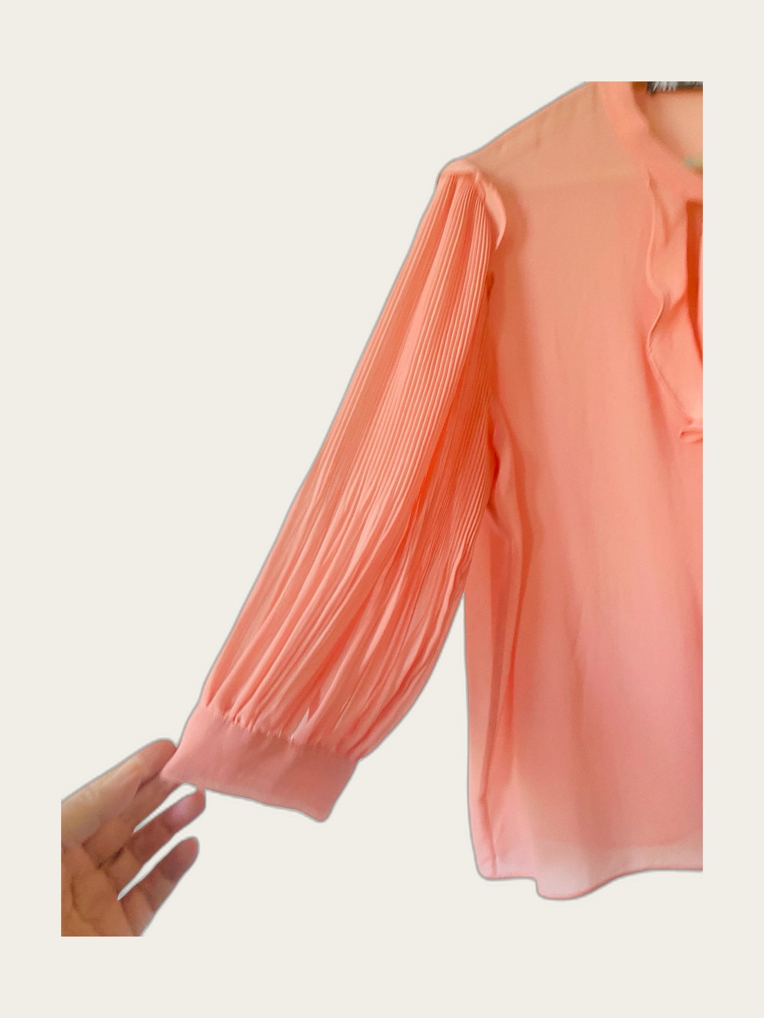 blouse 3/4 mouw en strikkraag en ruches